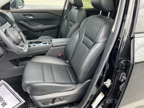 Used 2023 Nissan Rogue SV w/ SV Premium B Package AWD/4WD image 16