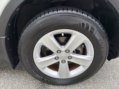 Used 2013 Toyota RAV4 XLE image 37