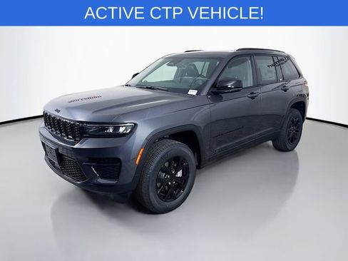 New 2025 Jeep Grand Cherokee Altitude w/ Trailer Tow Package image 3