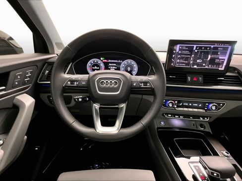Certified 2025 Audi Q5 2.0T Premium Plus w/ Premium Plus Package AWD/4WD image 6