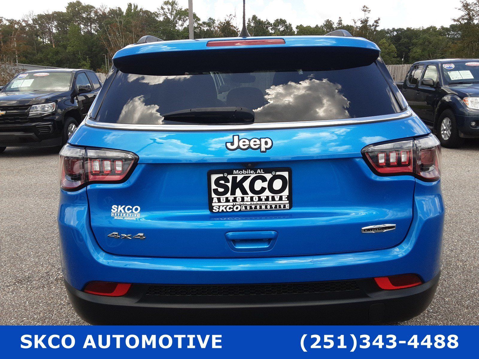 Used 2022 Jeep Compass Latitude w/ Mopar Graphics Package AWD/4WD image 4