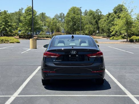 Used 2017 Hyundai Elantra SE FWD image 6