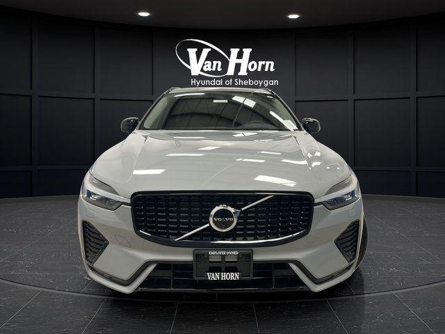 Used 2025 Volvo XC60 B5 Ultra w/ Protection Package Premier AWD/4WD image 2