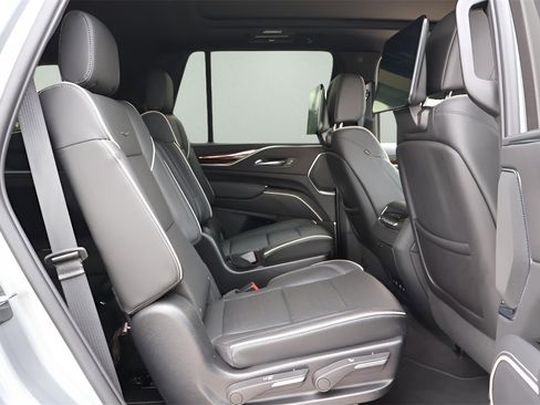 Used 2023 Cadillac Escalade Premium Luxury image 21