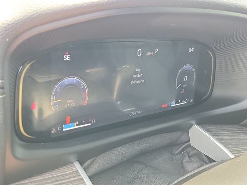 Used 2024 Jeep Wagoneer Series III AWD/4WD image 25