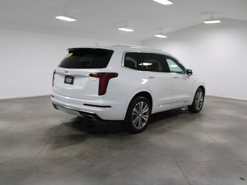 Used 2024 Cadillac XT6 Premium Luxury image 9