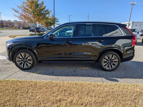 Certified 2022 Volvo XC90 T5 Momentum w/ Climate Package image 7