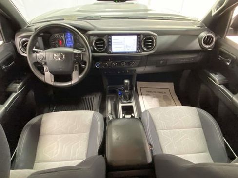 Used 2020 Toyota Tacoma TRD Sport w/ Technology Package image 11