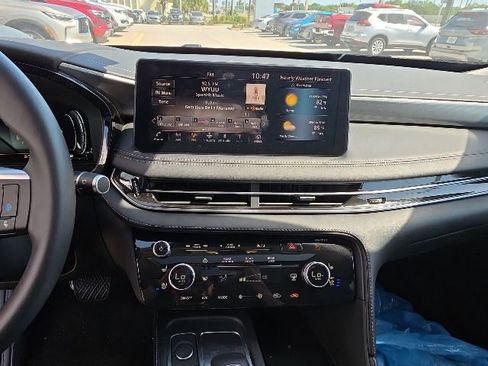 Used 2025 INFINITI QX60 Luxe w/ Vision Package AWD/4WD image 18