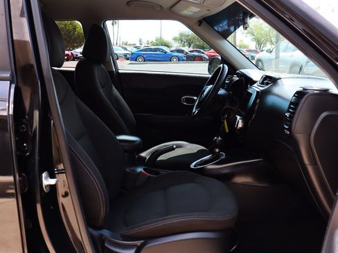 Used 2017 Kia Soul FWD image 30