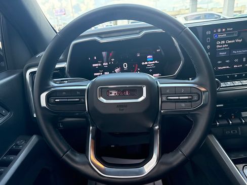 Used 2024 GMC Canyon Elevation w/ Elevation Premium Package AWD/4WD image 18