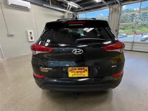 Used 2018 Hyundai Tucson SEL w/ Cargo Package AWD/4WD image 4