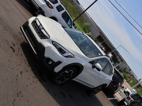 Used 2023 Subaru Crosstrek 2.5i Limited w/ Popular Package #3 AWD/4WD image 3