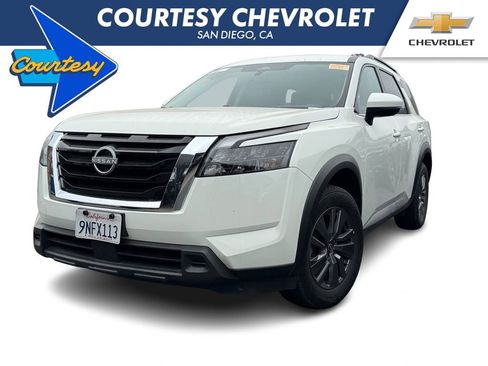 Used 2024 Nissan Pathfinder SV FWD image 1