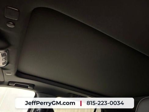 Used 2021 GMC Yukon Denali w/ Denali Ultimate Package AWD/4WD image 21