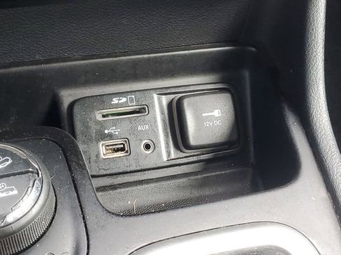 Used 2016 Jeep Cherokee Trailhawk w/ Leather Interior Group image 28