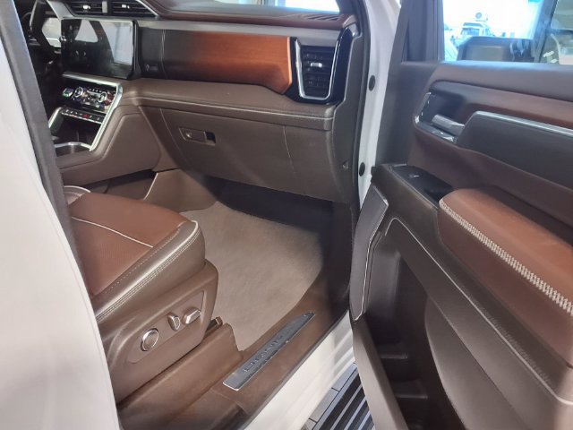 Used 2024 GMC Sierra 2500 Denali w/ Denali Reserve Package AWD/4WD image 27