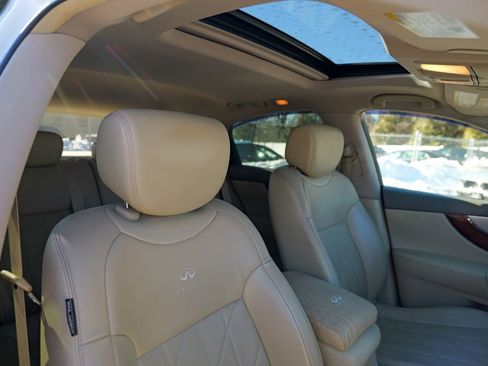 Used 2011 INFINITI FX35 AWD w/ Premium Pkg image 38