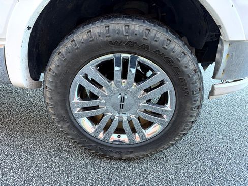 Used 2007 Lincoln Mark LT 4x4 image 21