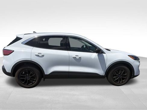 Used 2022 Ford Escape SE FWD image 20