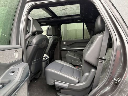 New 2025 Lincoln Navigator Reserve w/ Jet Appearance Package image 6