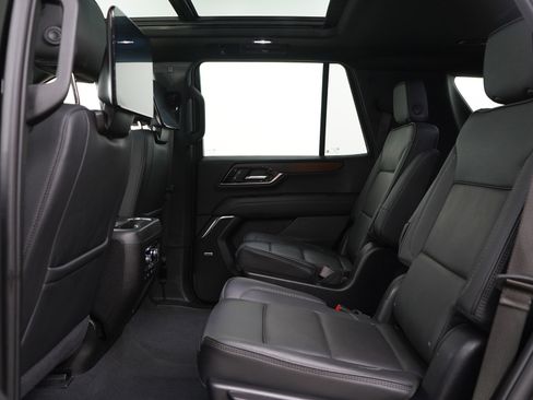 Used 2025 GMC Yukon Denali w/ Denali Reserve Package image 21