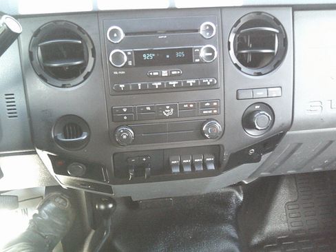 Used 2015 Ford F350 XL w/ Power Equipment Group AWD/4WD image 29