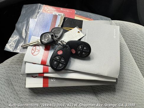 Used 2012 Toyota Sienna LE image 27