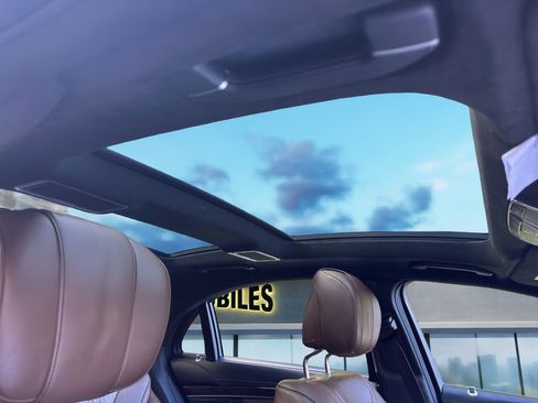 Used 2019 Mercedes-Benz S 560 4MATIC Sedan image 26