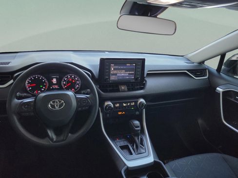 Used 2021 Toyota RAV4 XLE image 10