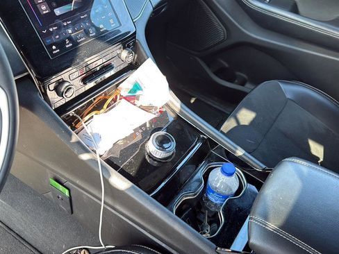 Used 2023 Jeep Grand Cherokee Altitude image 9