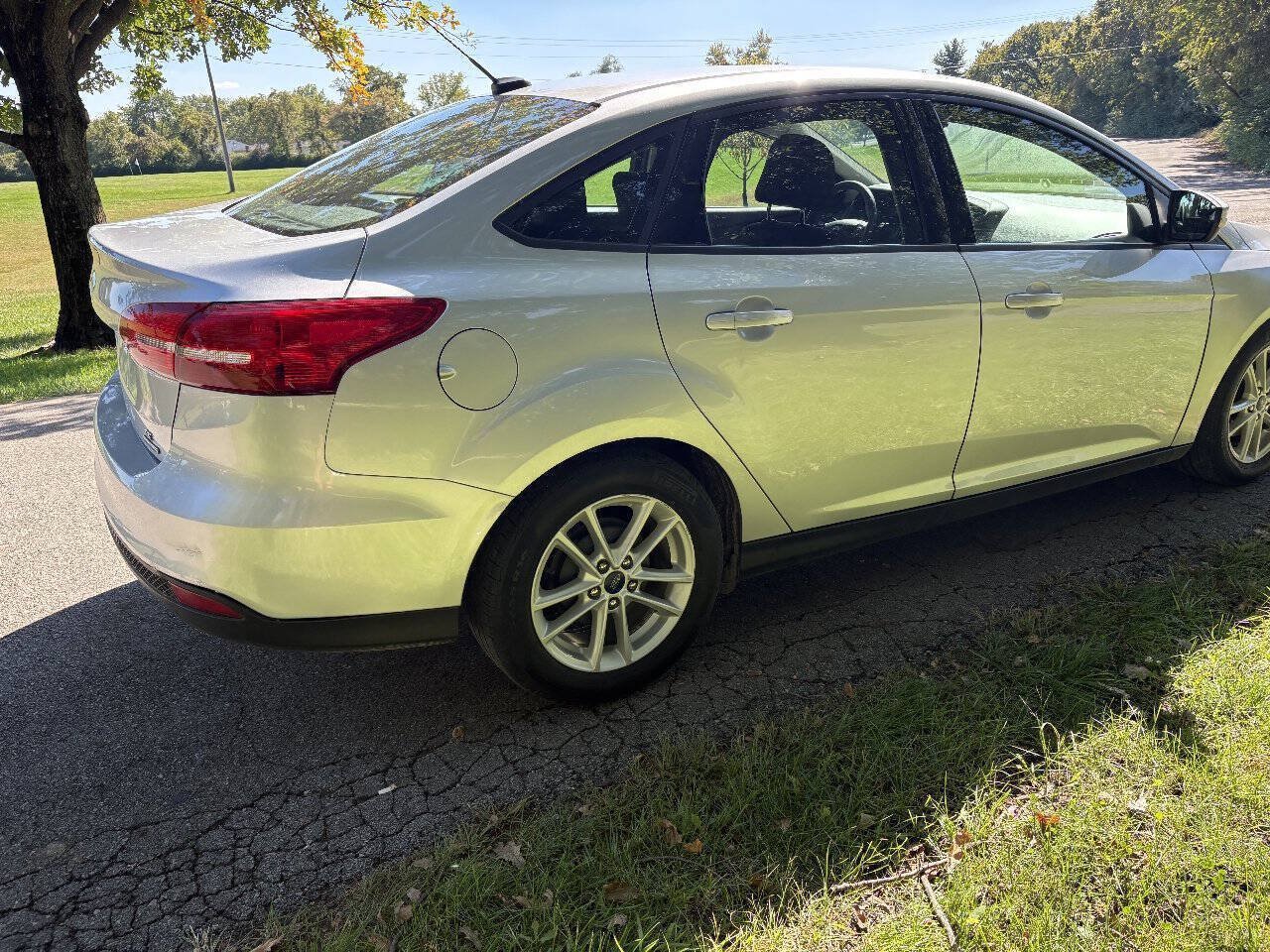 Used 2015 Ford Focus SE FWD image 9