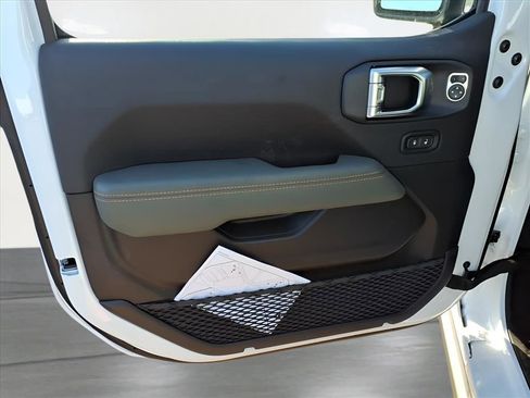 New 2026 Jeep Gladiator Mojave image 16