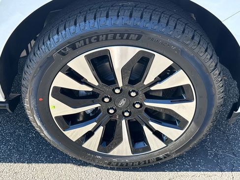 New 2026 Ford Expedition Max Platinum AWD/4WD image 14