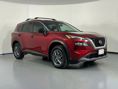 Used 2023 Nissan Rogue S image 1