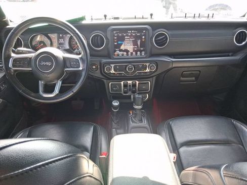 Used 2019 Jeep Wrangler Unlimited Sahara AWD/4WD image 8