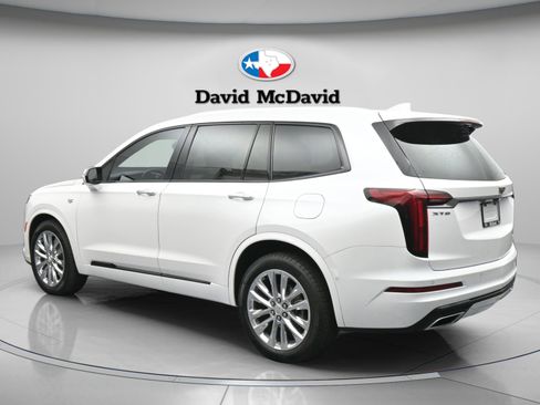 Used 2023 Cadillac XT6 Premium Luxury w/ Technology Package FWD image 6