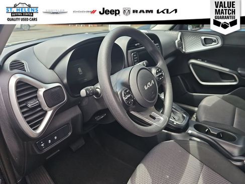 Used 2023 Kia Soul LX FWD image 12