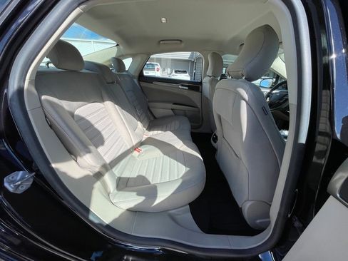 Used 2019 Ford Fusion SE image 23