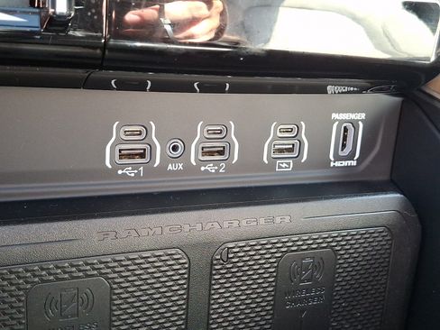 Used 2025 RAM 1500 Laramie AWD/4WD image 24