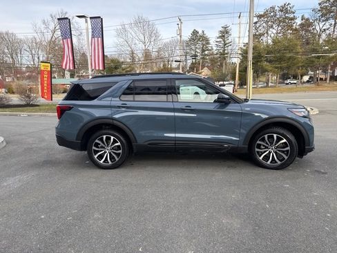 Certified 2025 Ford Explorer ST-Line image 5