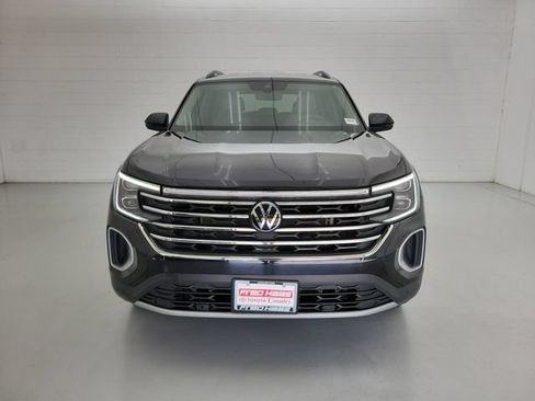 Used 2024 Volkswagen Atlas SE FWD image 3