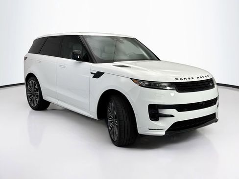 Used 2025 Land Rover Range Rover Sport Dynamic SE AWD/4WD image 3
