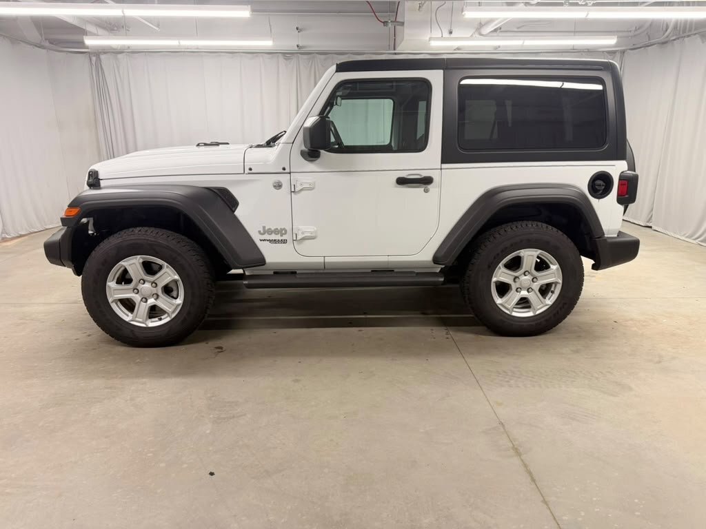 Used 2020 Jeep Wrangler Sport AWD/4WD image 5