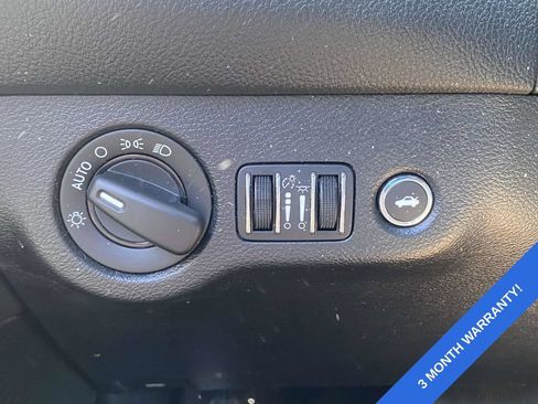 Used 2017 Dodge Challenger SXT RWD image 17