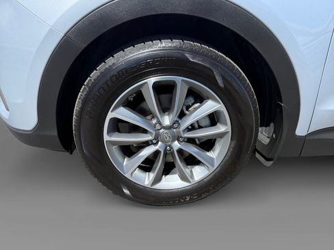 Used 2017 Hyundai Santa Fe SE FWD image 9