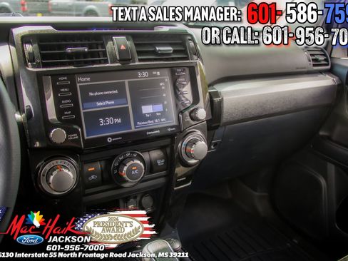Used 2020 Toyota 4Runner TRD Off-Road AWD/4WD image 15