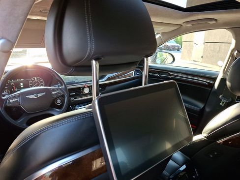 Used 2018 Genesis G90 5.0 Ultimate AWD/4WD image 13