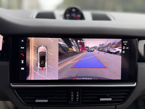 Used 2022 Porsche Cayenne Platinum Edition image 54