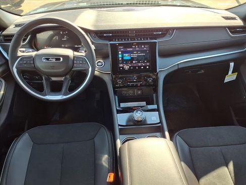 New 2025 Jeep Grand Cherokee L Altitude RWD image 3
